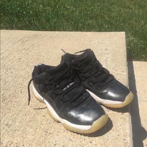 Jordan 11 low barons